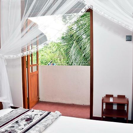 Top Mount Villa Hikkaduwa Bagian luar foto