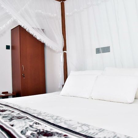 Top Mount Villa Hikkaduwa Bagian luar foto
