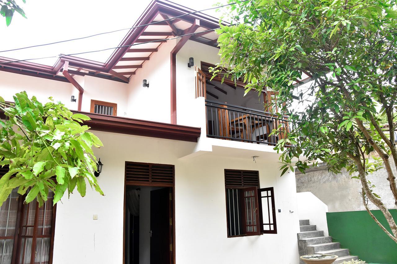 Top Mount Villa Hikkaduwa Bagian luar foto