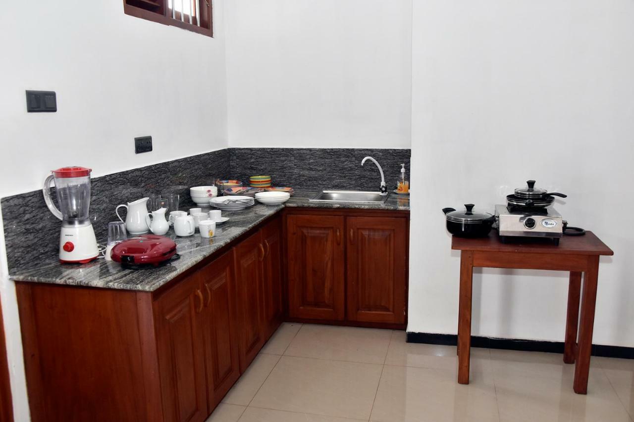 Top Mount Villa Hikkaduwa Bagian luar foto