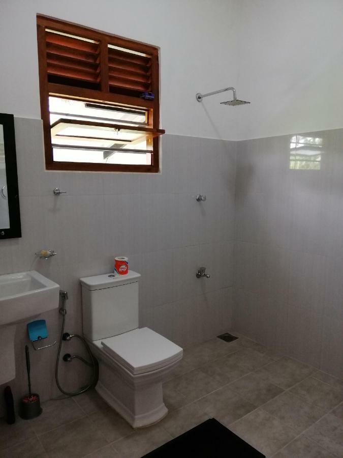 Top Mount Villa Hikkaduwa Bagian luar foto