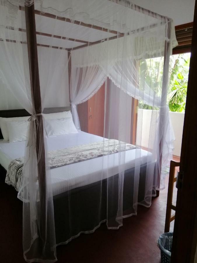 Top Mount Villa Hikkaduwa Bagian luar foto