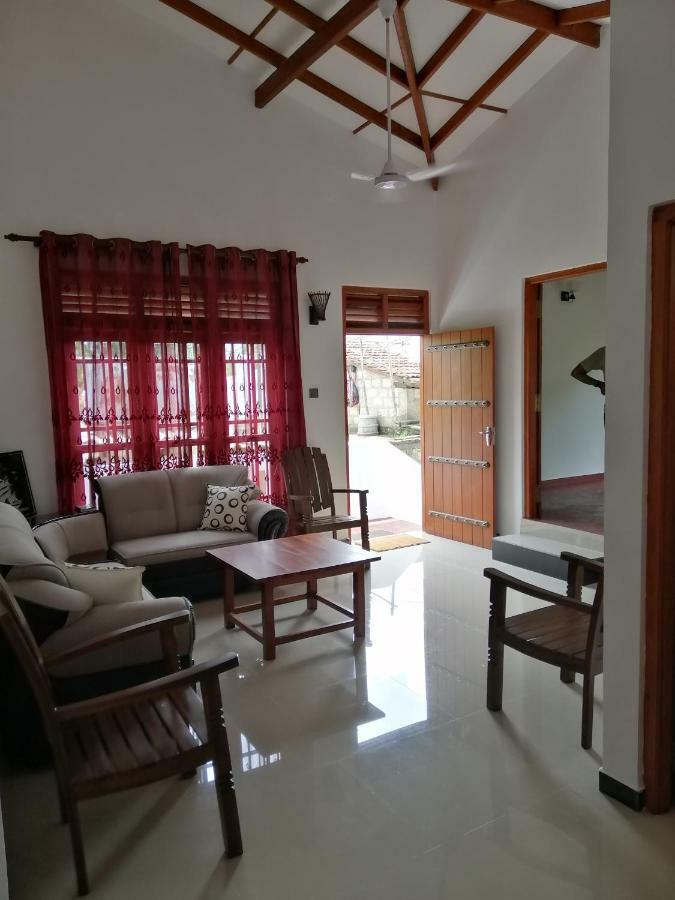 Top Mount Villa Hikkaduwa Bagian luar foto