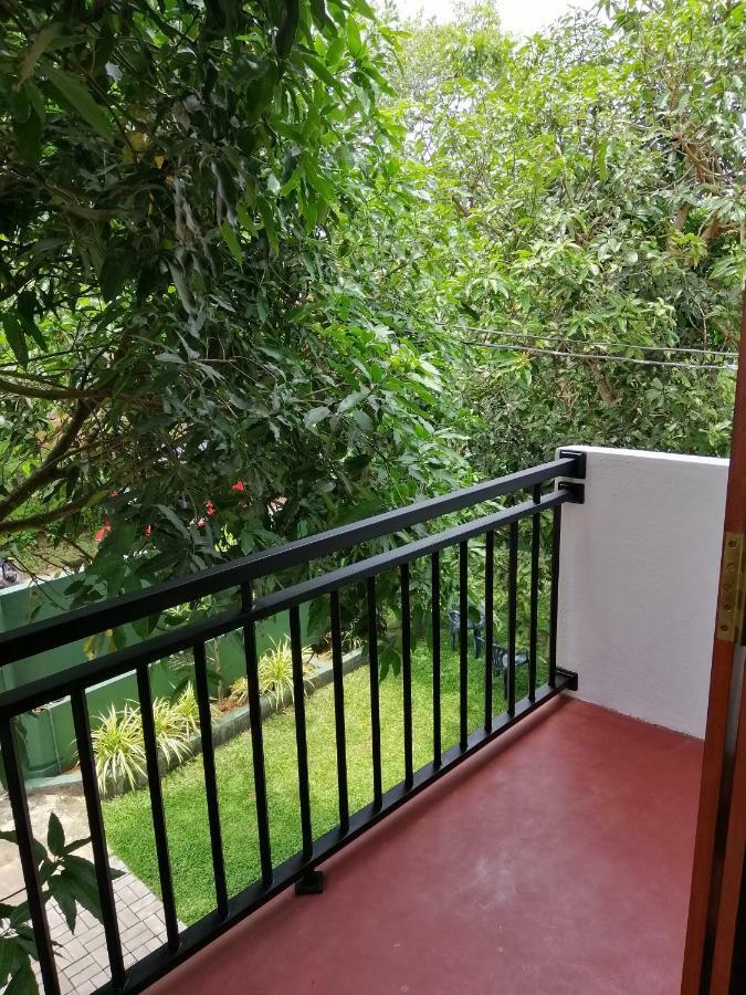 Top Mount Villa Hikkaduwa Bagian luar foto